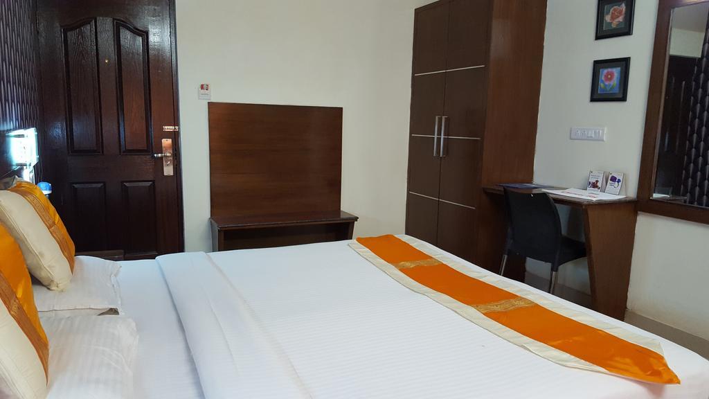 Maple Suites Bangalore Exterior photo