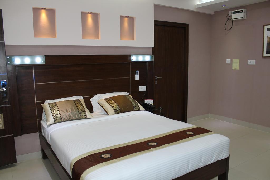 Maple Suites Bangalore Exterior photo